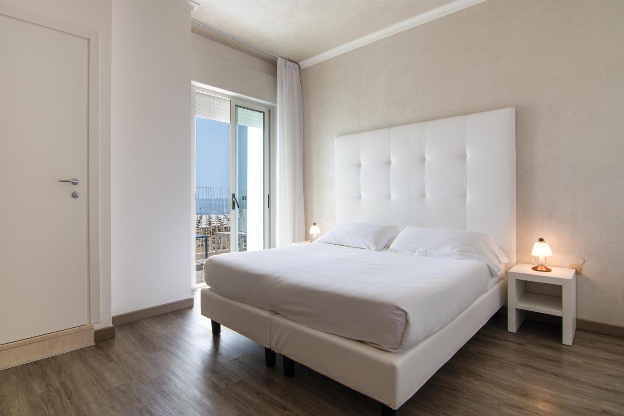 Hotel Montecarlo 3 Stelle Superior Caorle Ngoại thất bức ảnh